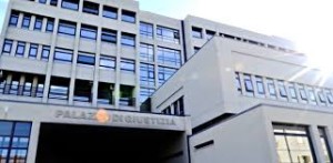 L'esterno del tribunale di Paola